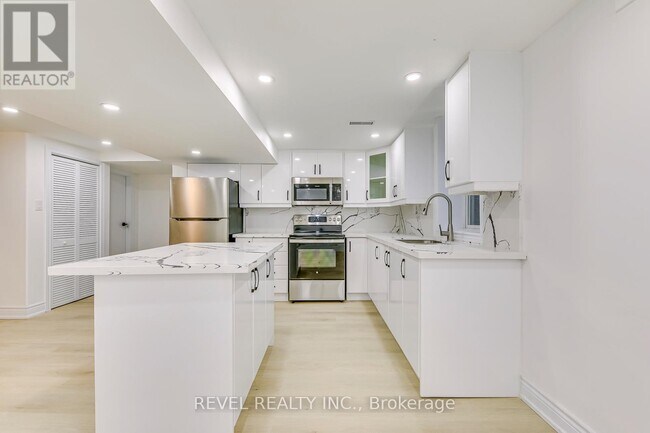 Photo du bâtiment - 6701 Snow Goose Ln