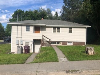 Building Photo - 1330 NE Hillside Dr