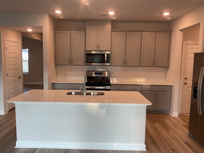 Building Photo - 300 Granby Trl