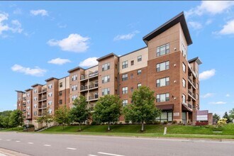 Building Photo - 1155 Ford Rd