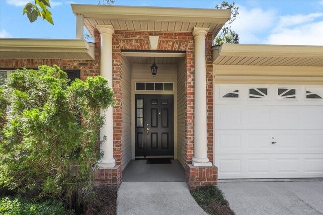 Building Photo - 135 Ivernia Loop