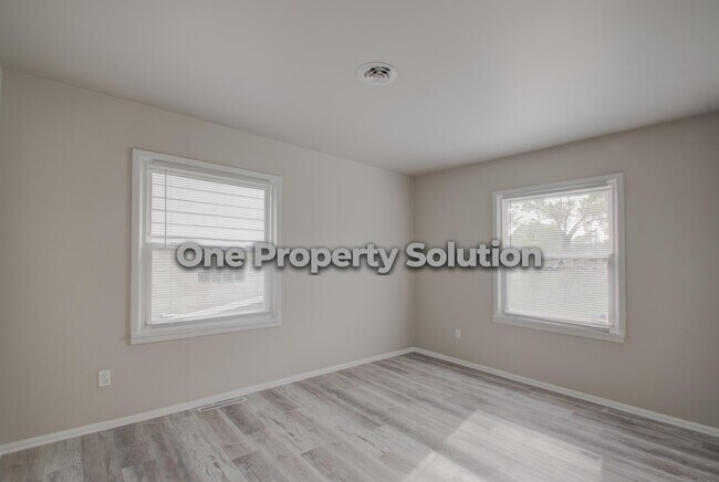 Building Photo - 1062 Hovey St
