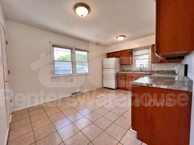 Foto del edificio - 2606 E 39th St