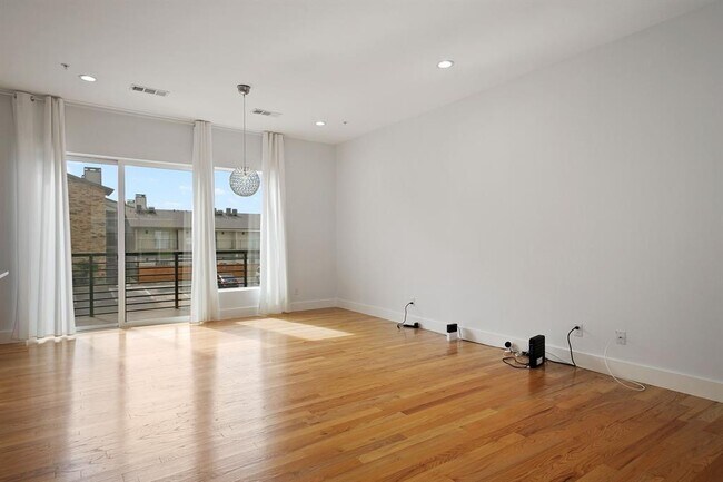 Building Photo - 5023 Fuqua St