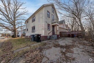 Building Photo - 11921 Honeydale Ave