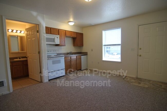 Building Photo - 1378 Curlew Dr