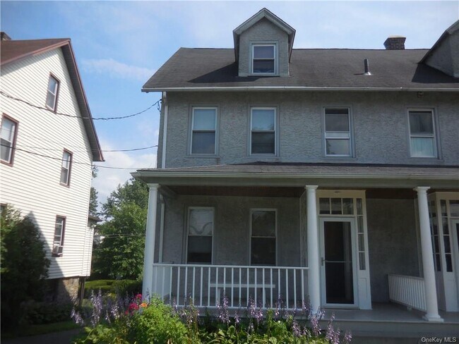 Foto del edificio - 458 Westchester Ave