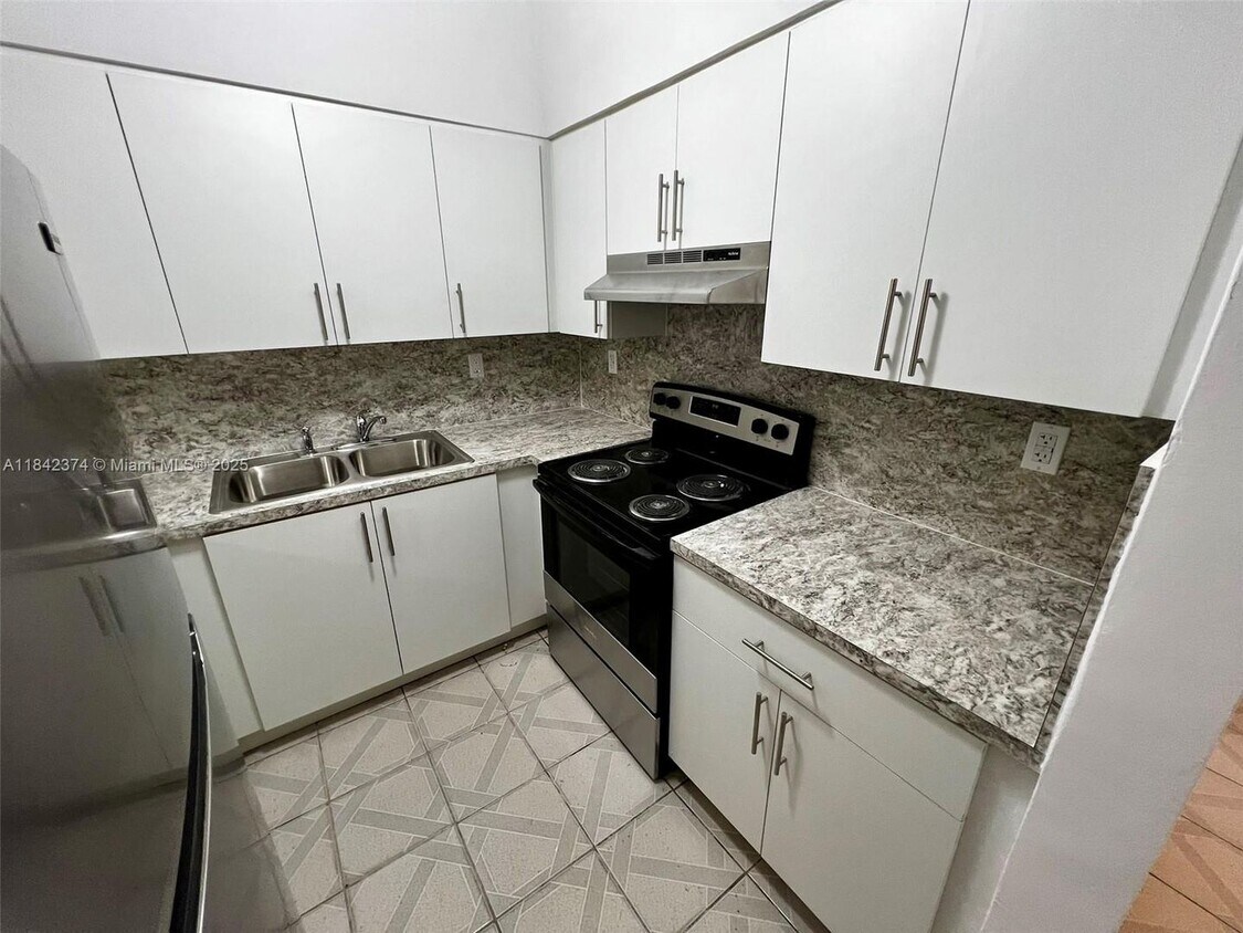 Photo - 2600 NW 14th Street 6, Miami, FL 33125