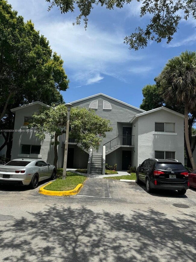 Building Photo - 984 Lake Victoria Dr