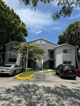 Building Photo - 984 Lake Victoria Dr