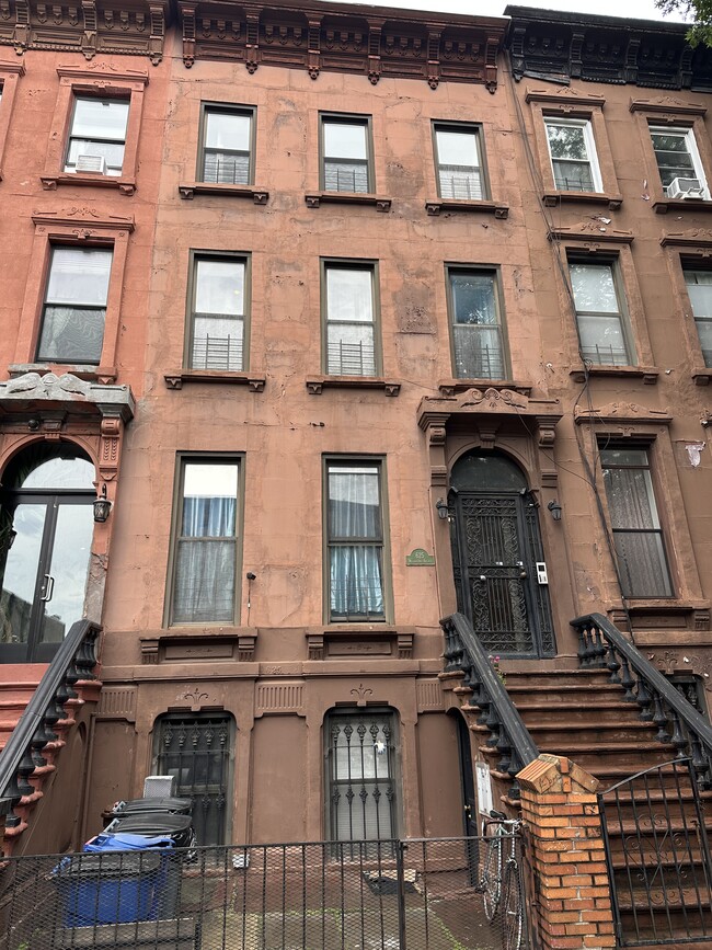 Building Photo - 625 Willoughby Ave