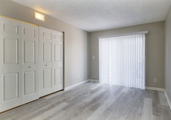 Foto del edificio - 1587 40th Ave