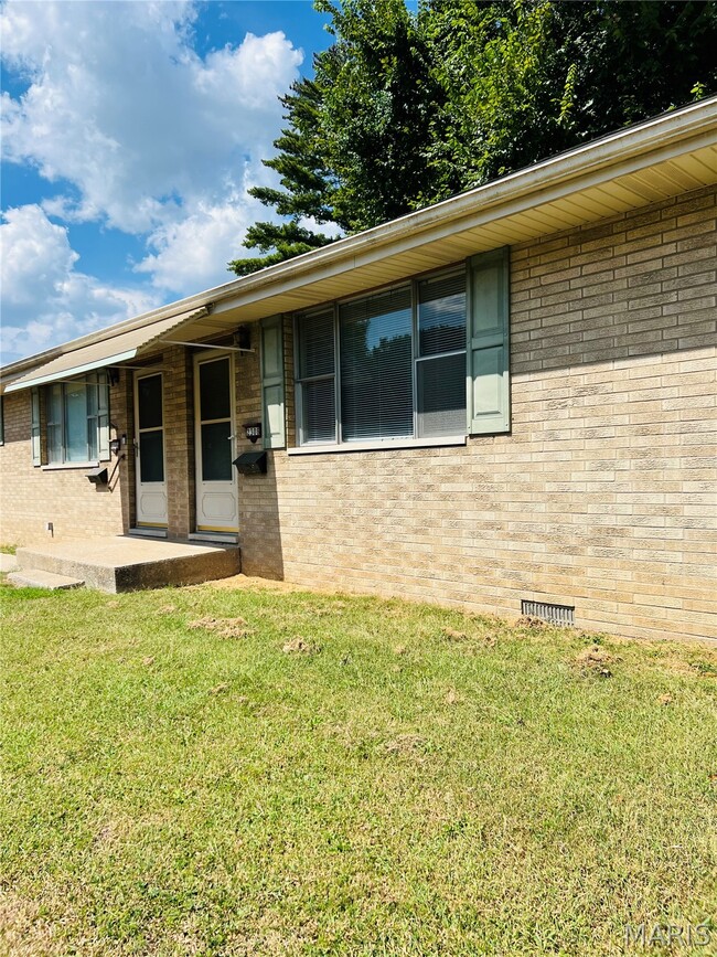 Building Photo - 2308 College Ave