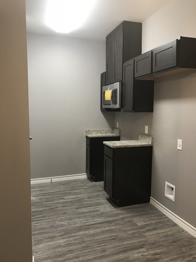 Foto principal - 1014 Ware Blvd