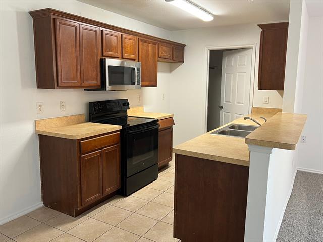 Foto del edificio - 8118 Tanner Ave
