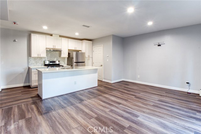 Foto del edificio - 7794 Skyhill Dr