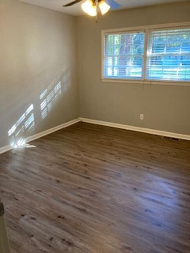 Building Photo - 1st Month Free! - Charming 3BR Home with Modern Finishes & Screened Porch – Near VSU!