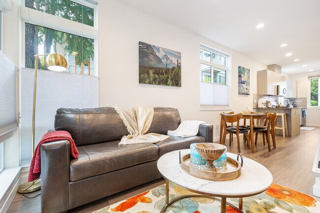 Foto del edificio - 9413 Roosevelt Way NE