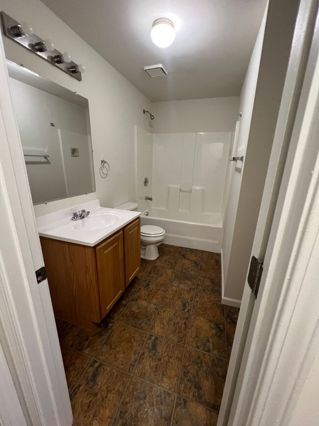 Foto del edificio - 3 Bedroom 2 bath 2 car garage house