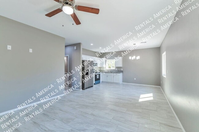 Building Photo - 1625 N Mountain View Ave