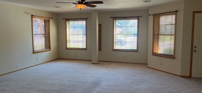 Building Photo - Great 2 bedroom 2 bath in Rogers