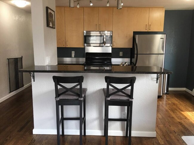 Building Photo - 1336 Logan St