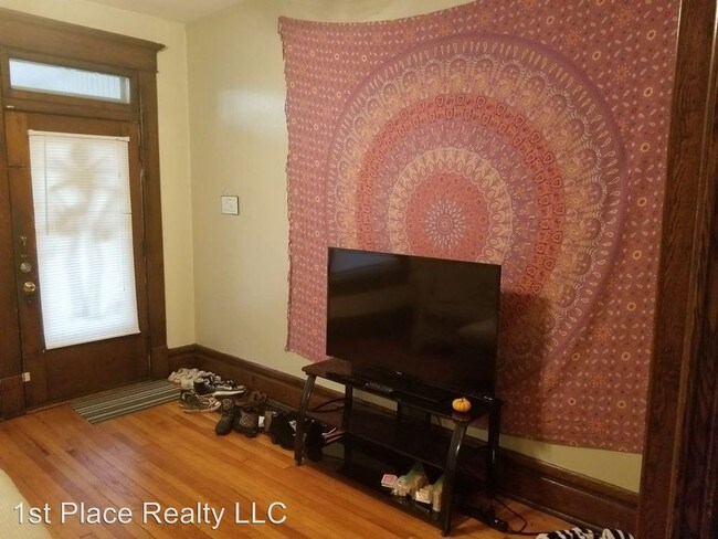 Foto del edificio - 6 br, 2 bath House - 200 E 13th Ave