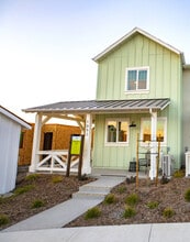 Building Photo - 1052 Stuart Way
