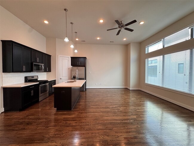 Building Photo - 54 N Hutcheson St