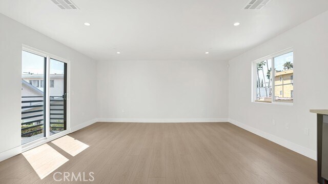 Foto del edificio - 1211 N Kingsley Dr