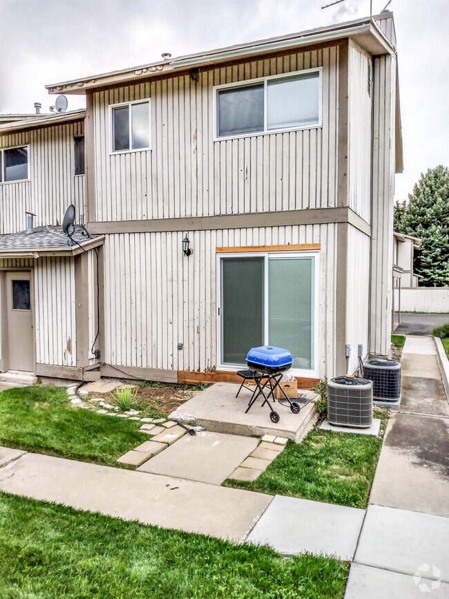 Building Photo - 1281 N 400 E