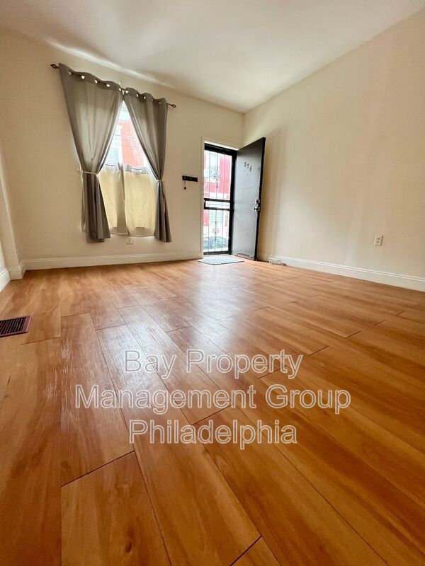 Foto del edificio - 824 Winton St