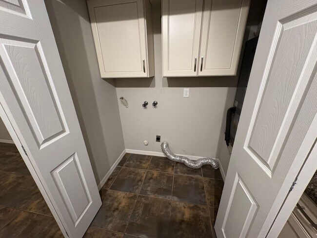 Foto del edificio - 1019 N Tremain St