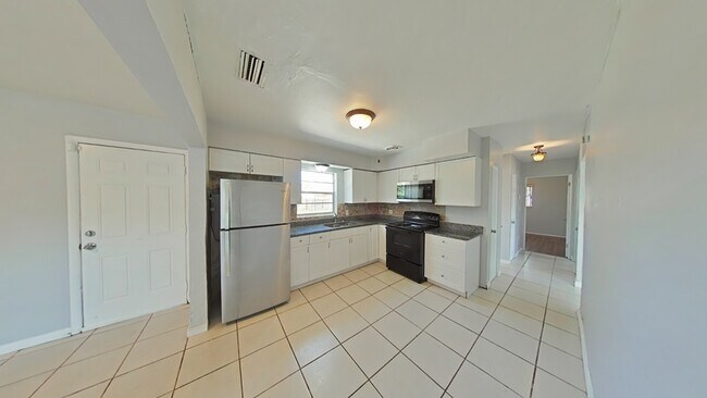 Building Photo - 3655-3629 29th Ave S