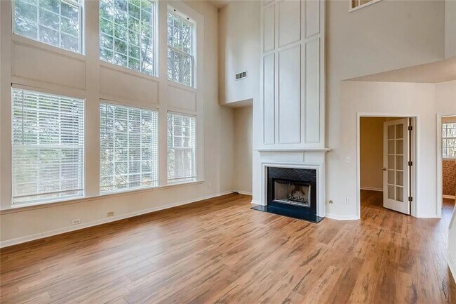 Foto del edificio - 520 Midhurst Pl