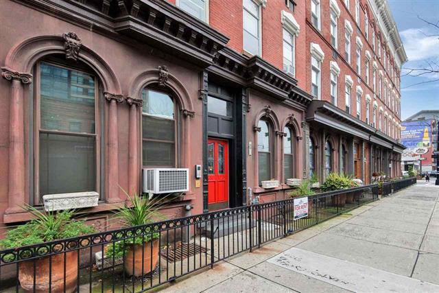 Building Photo - 209 14th St