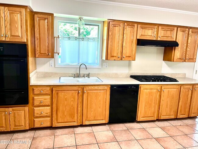 Building Photo - 207 Foreman Dr