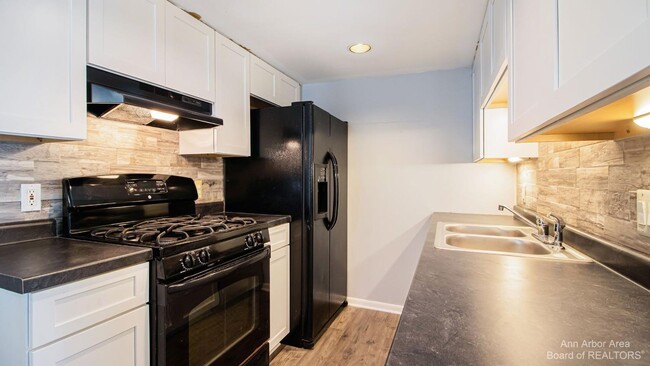 Building Photo - 9705 Harbour Cove Ct