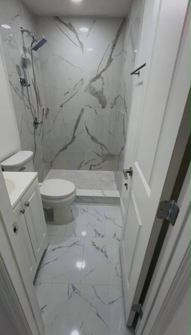Bathroom - 4432 Perch St