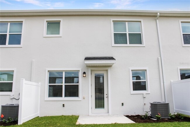 Building Photo - 256 Nine Iron Dr