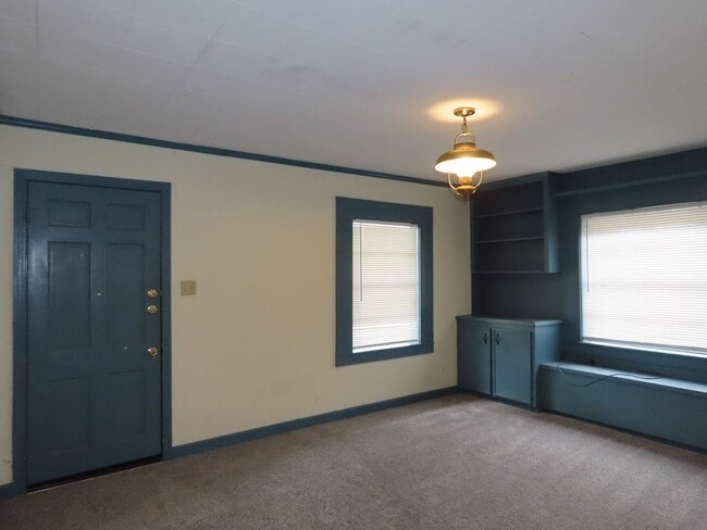 Building Photo - Charming 1 Bedroom, 1 Bath House w/Worksho...