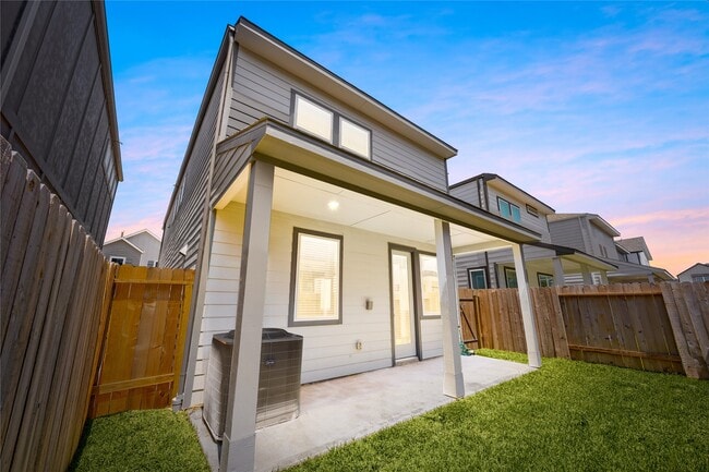 Building Photo - 10015 Rustic Charm St