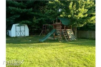 Building Photo - 10532 Cedar Creek Dr