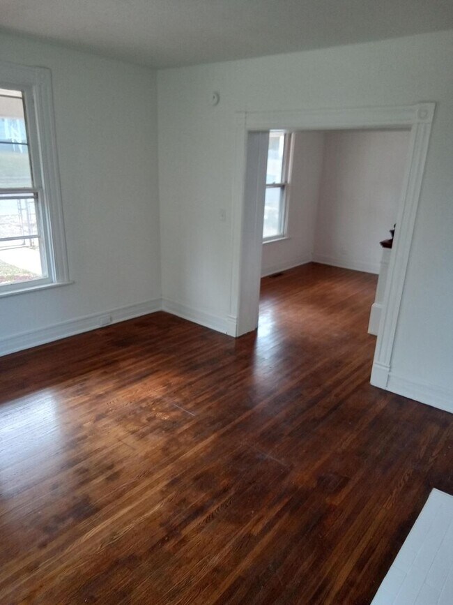 Foto del edificio - Renovated 2 story house