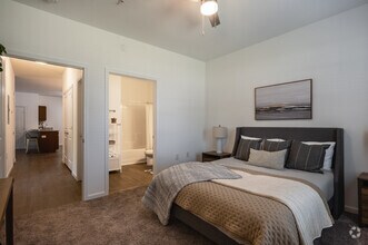 2BR, 2BA - Waters Edge