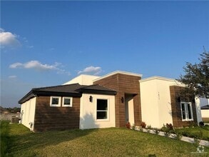 Building Photo - 1611 Oak Alley Dr