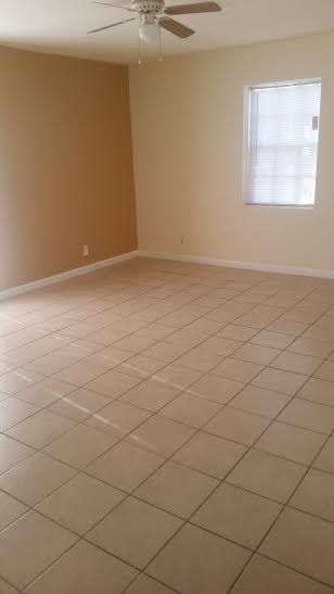 Foto principal - 615 Holiday Dr