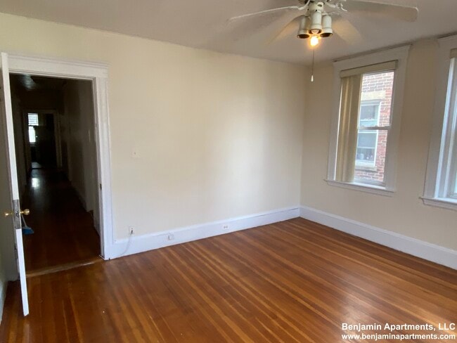 Building Photo - 15 Barrows St