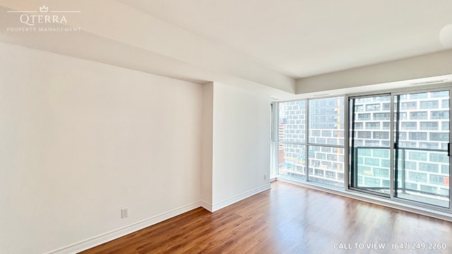 Building Photo - 445 Laurier Av W