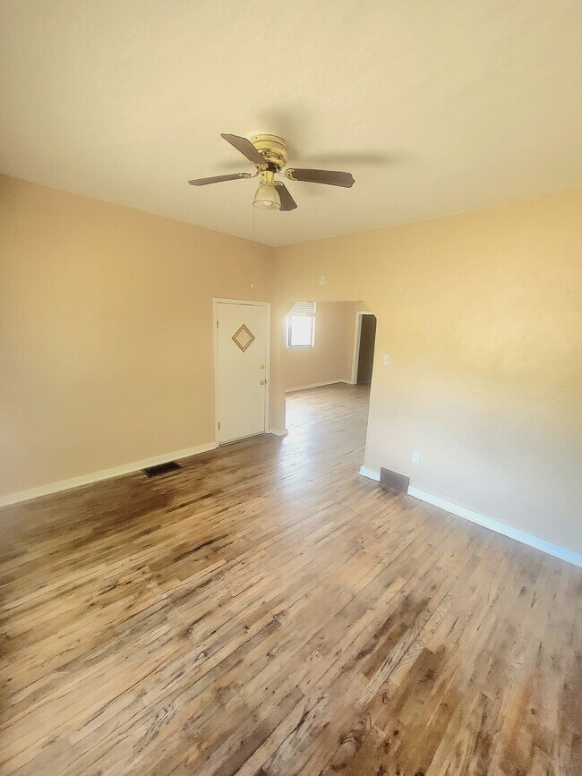 Foto del edificio - 1528 W 18th St